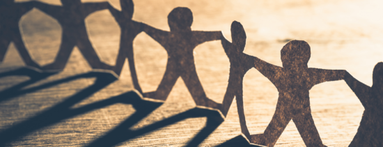 Pappersgubbar på rad